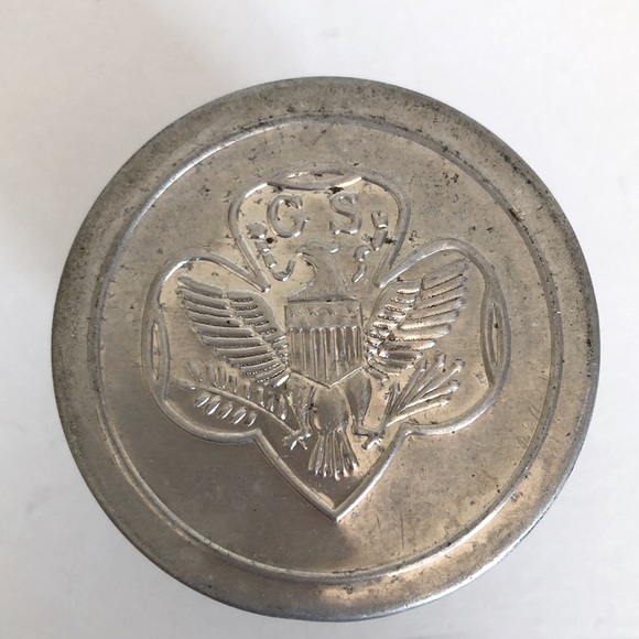 Vintage Girl Scout Collapsable Aluminum Cup And Pin With Safety Pin Clasp - Picture 5 of 15